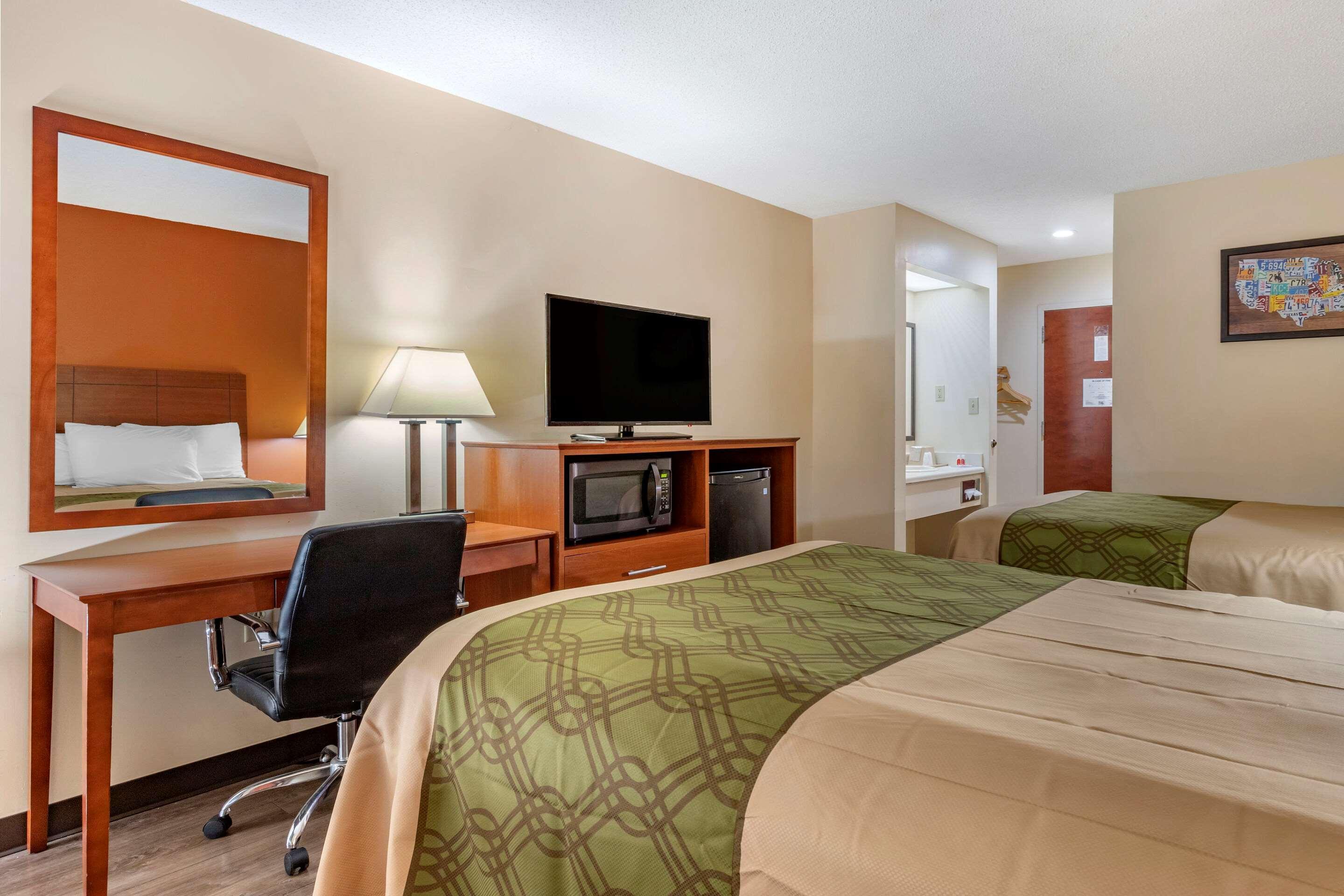 Econo Lodge St. Stephen Екстериор снимка