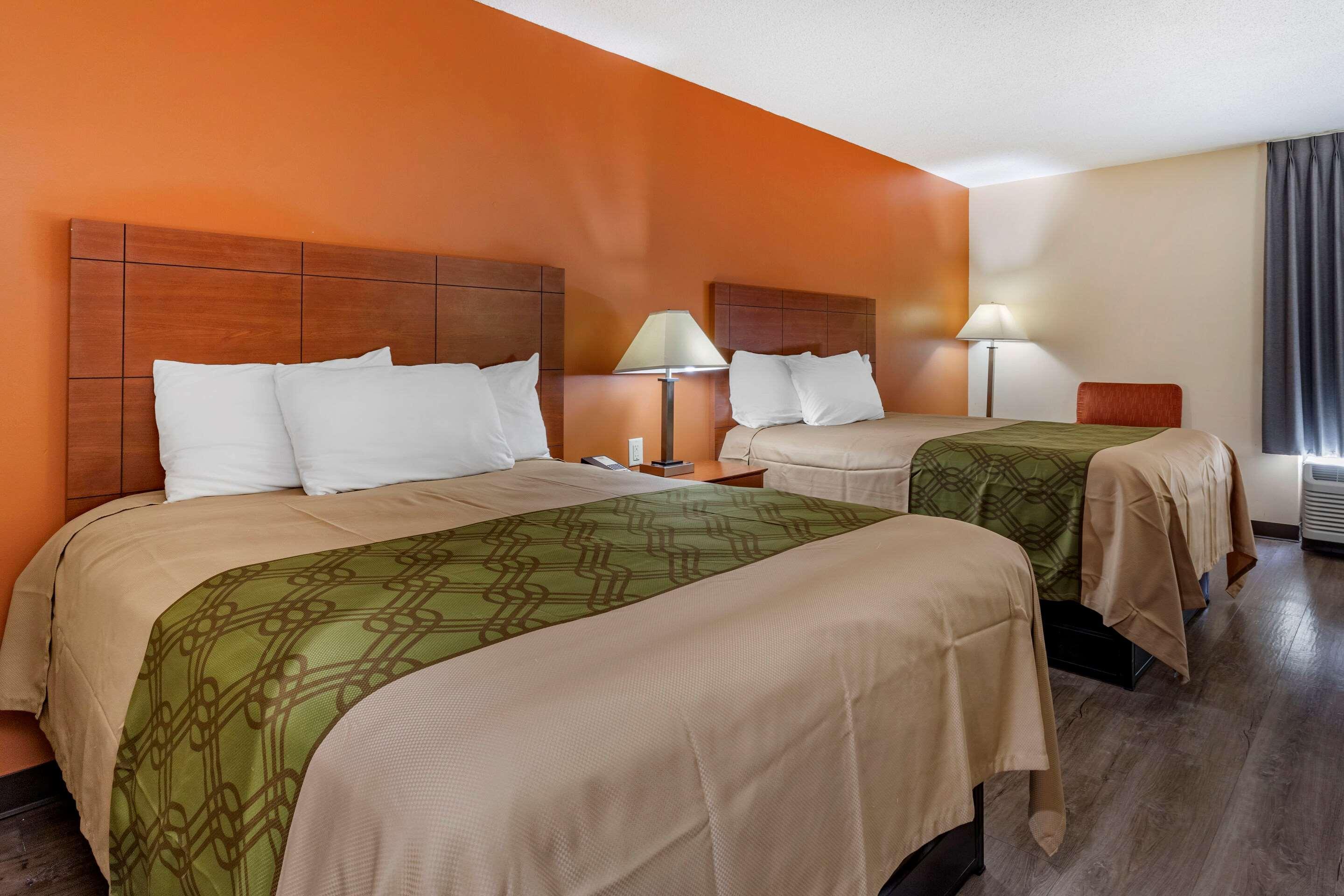 Econo Lodge St. Stephen Екстериор снимка