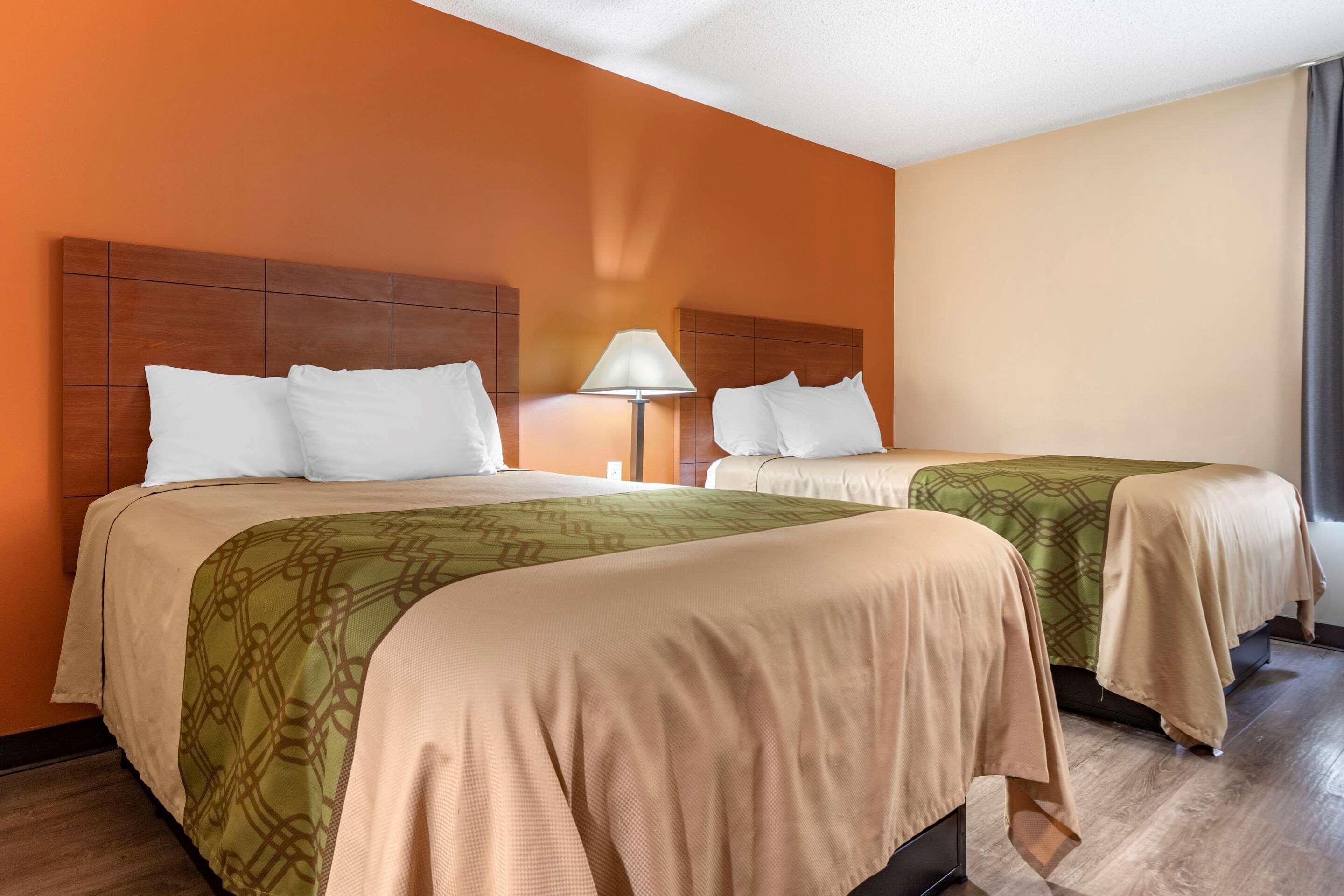 Econo Lodge St. Stephen Екстериор снимка
