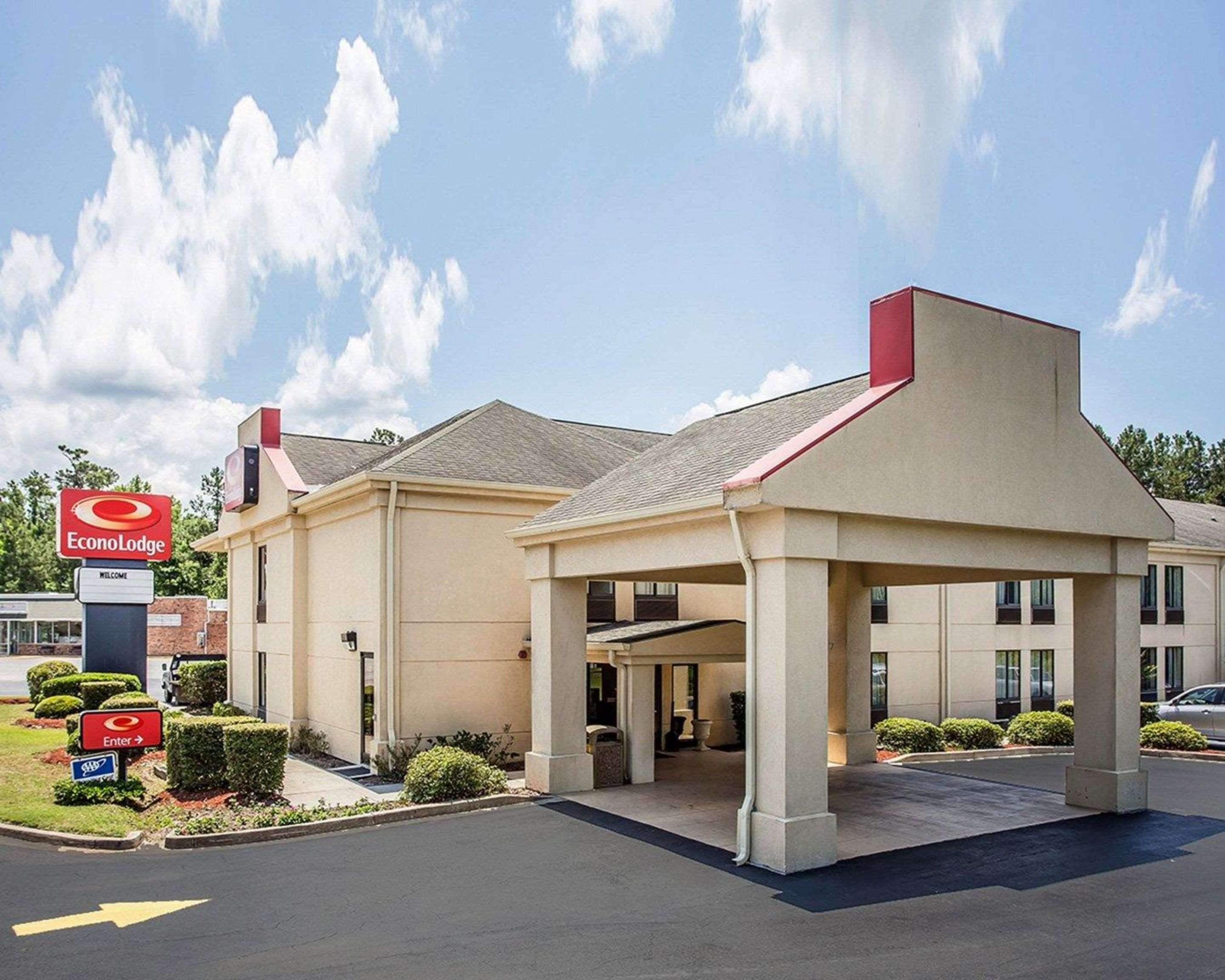 Econo Lodge St. Stephen Екстериор снимка