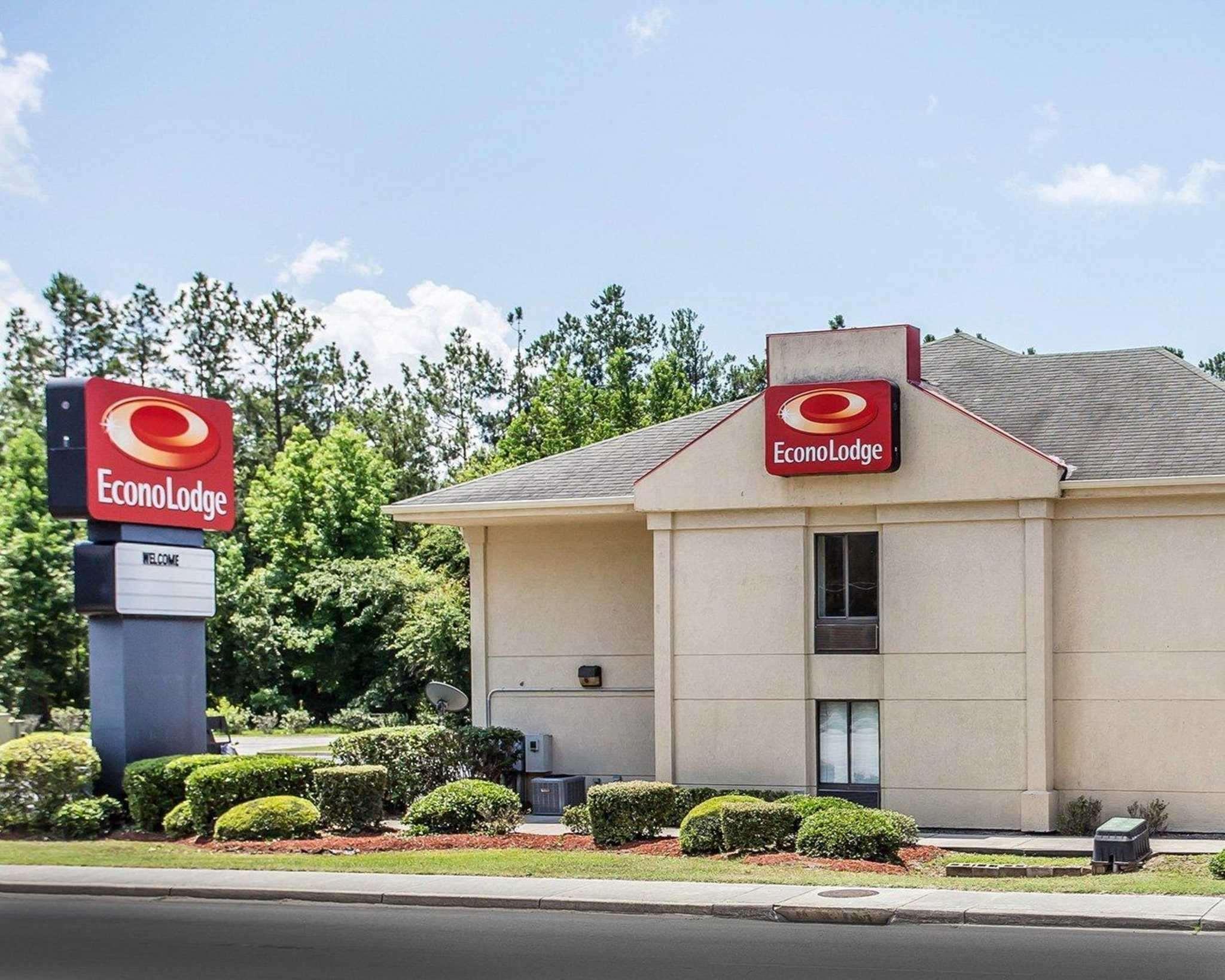 Econo Lodge St. Stephen Екстериор снимка