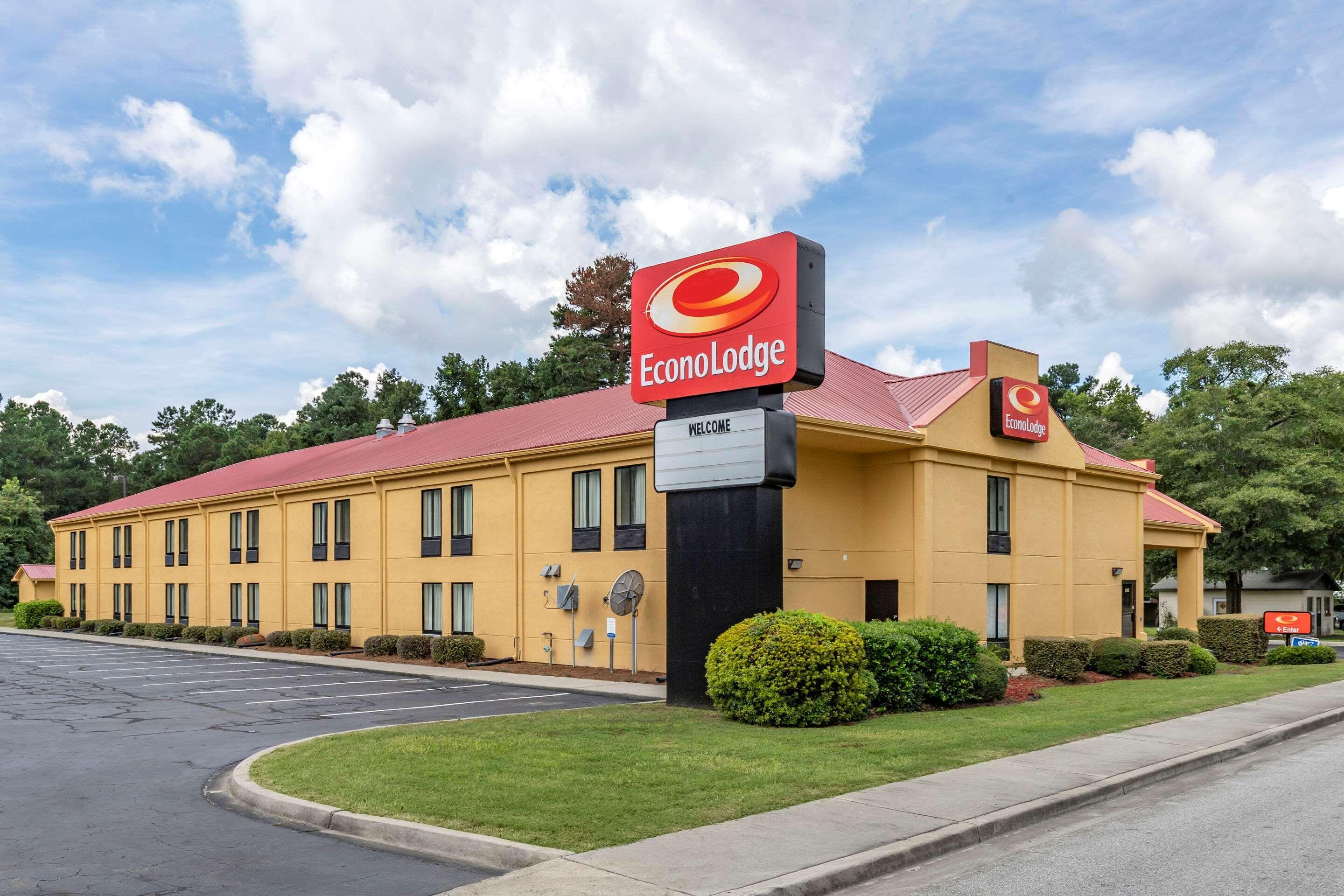 Econo Lodge St. Stephen Екстериор снимка