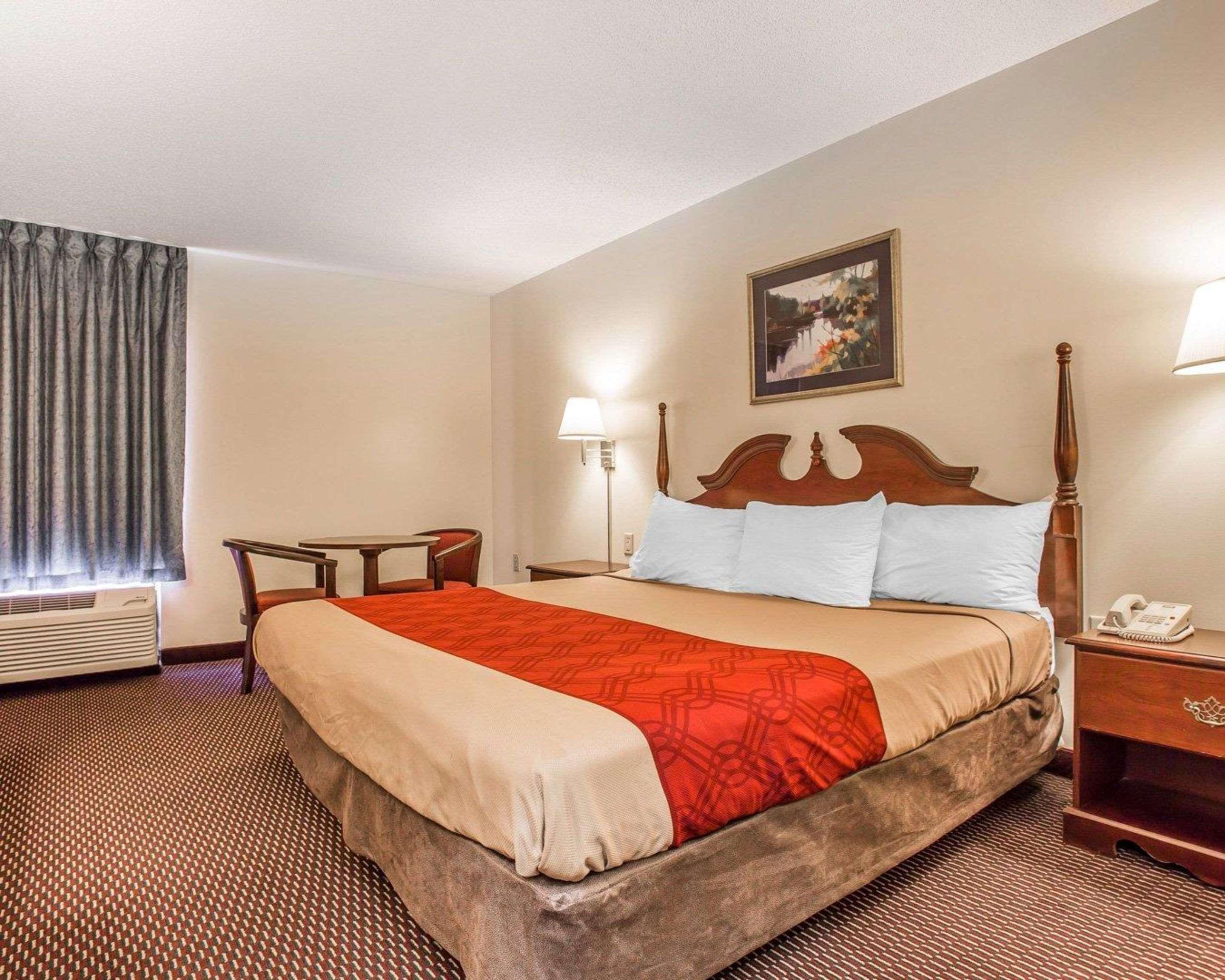 Econo Lodge St. Stephen Екстериор снимка