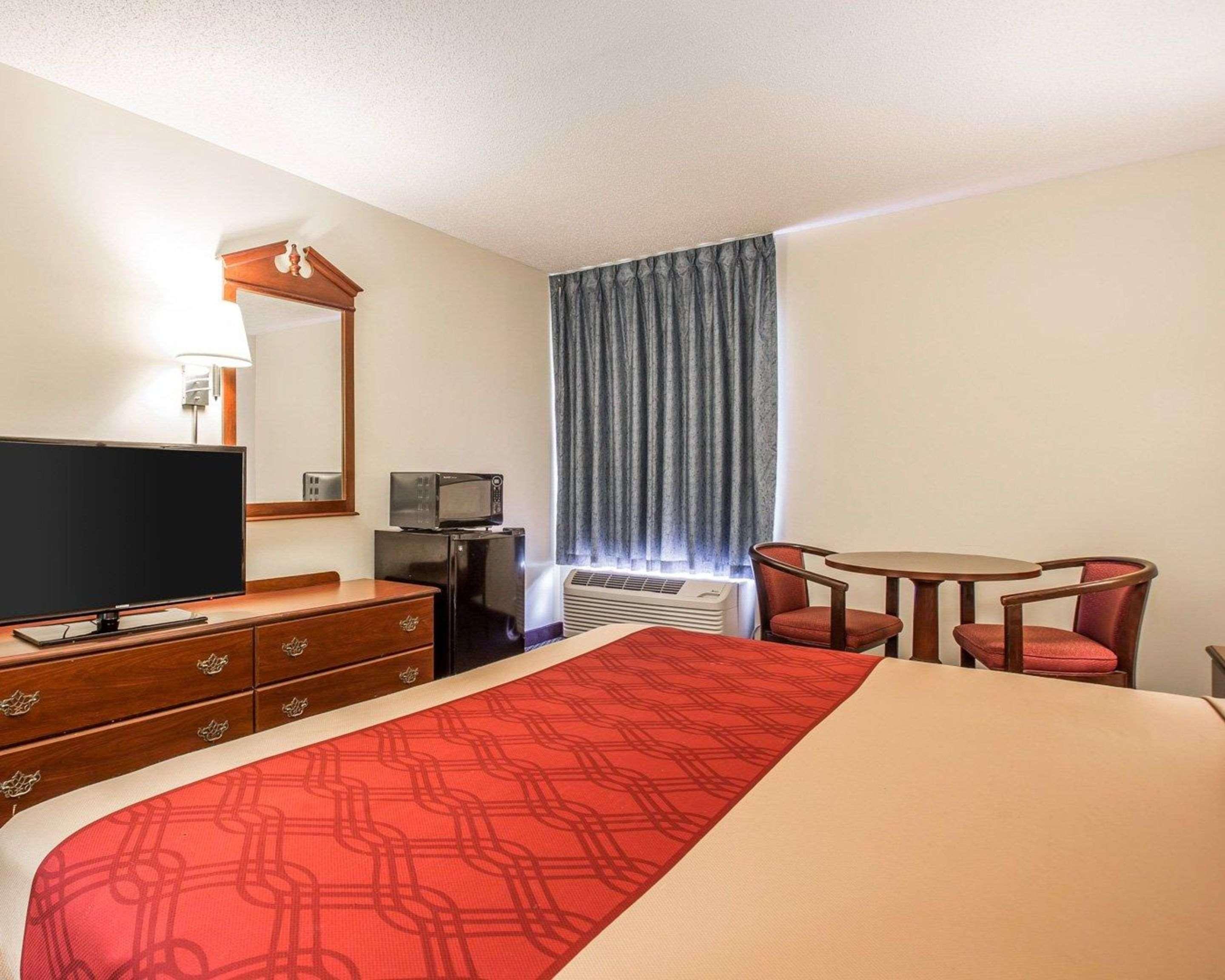 Econo Lodge St. Stephen Екстериор снимка